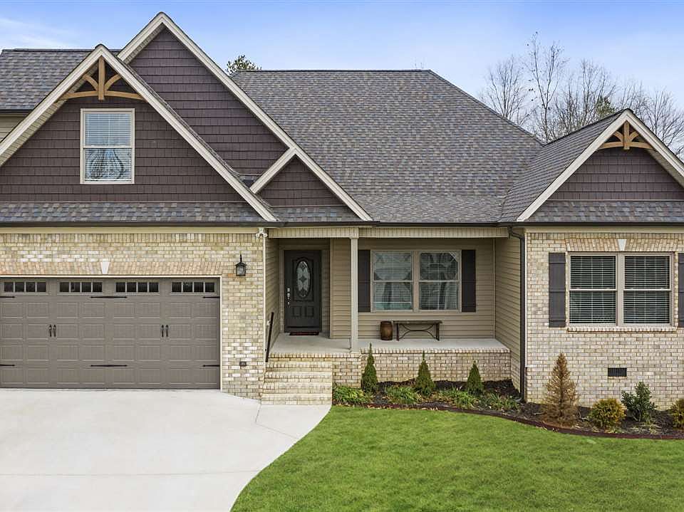 1st image of 425 Covenant Dr NE