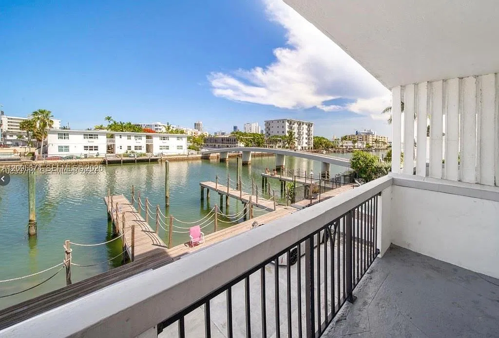 8101 Crespi Blvd — Photo 1