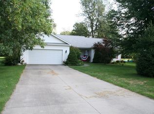 4301 Sunset Dr, Lockport, NY 14094