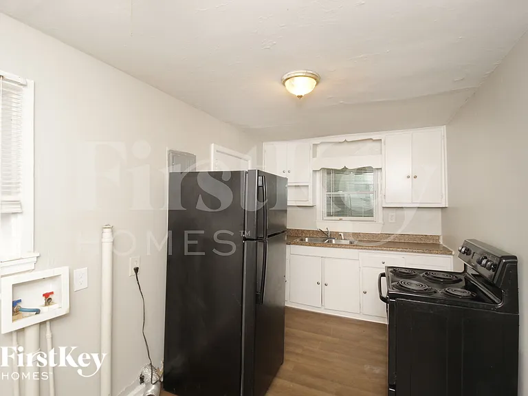 1800 Oakmont Dr NW — Photo 7