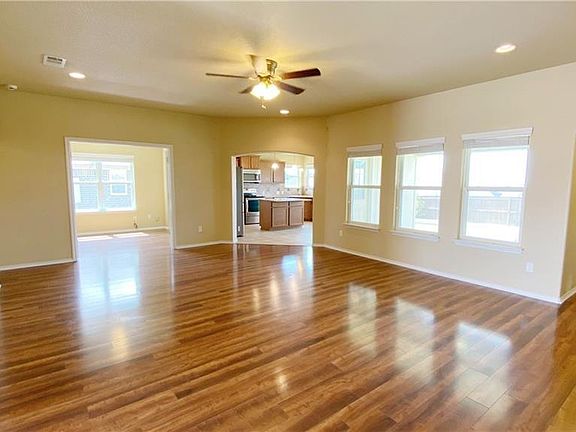 5th image of 2104 Golden Eagle Dr