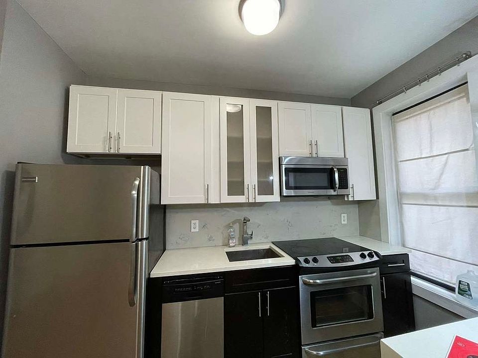 1st image of 1912 Avenue H #2EE
