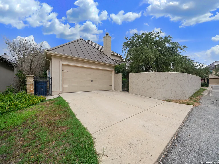 42 Avalon Park — Photo 34