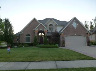 39981 Mazuchet Dr, Harrison Township, MI 48045