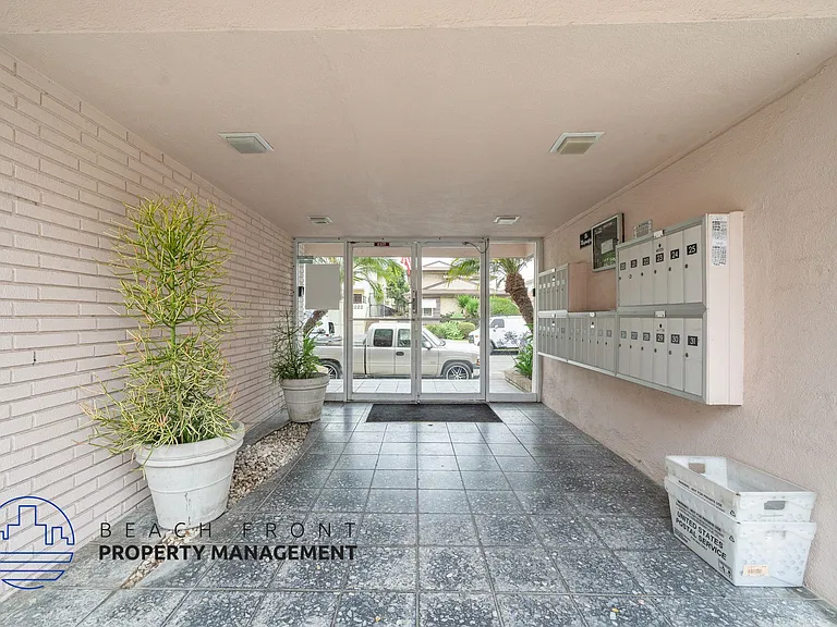 12233 Manor Dr. — Photo 17