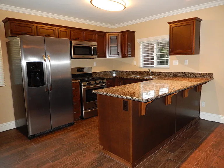 1133 Persimmon Ave #10 — Photo 7