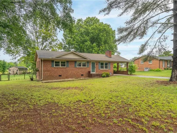 166 Stephanie Dr, Lexington, NC 27295