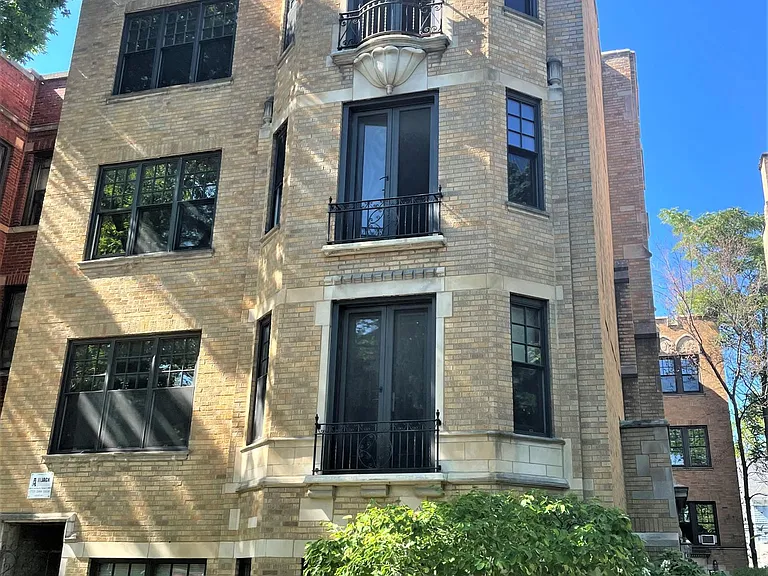 1354 W Carmen Ave #1F — Photo 37