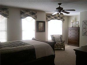 5th image of 11 Park Meadow Dr