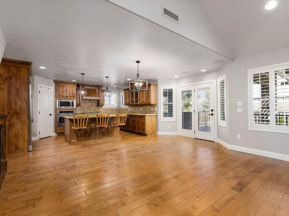 5th image of 346 W Canyon Trails Dr