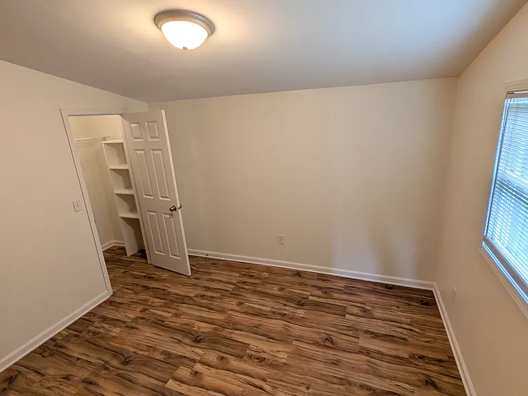 1635 Preston Ave — Photo 10
