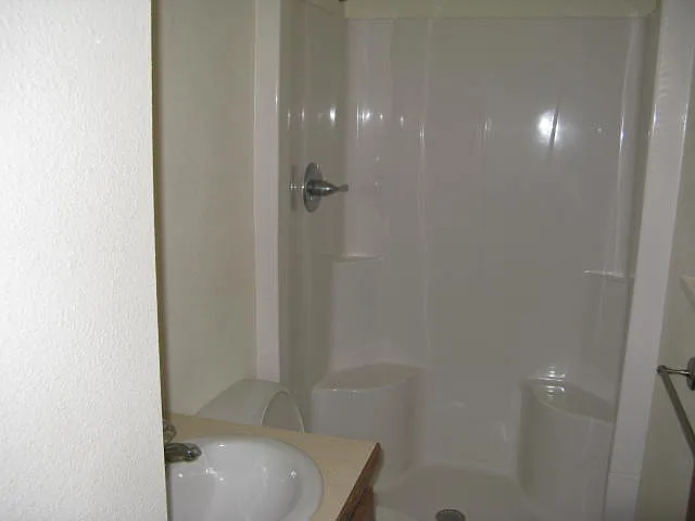 2802 S Highland Ave — Photo 3