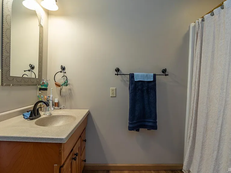 1106 W Countryside Ln — Photo 20