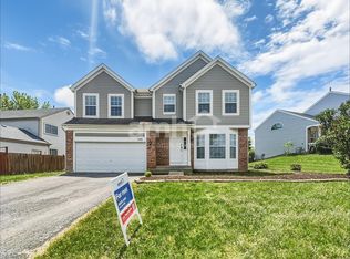 185 E Silver Oaks Dr, Round Lake Beach, IL 60073
