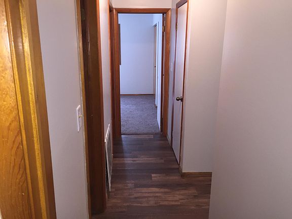 hallway view into 2nd bedroom