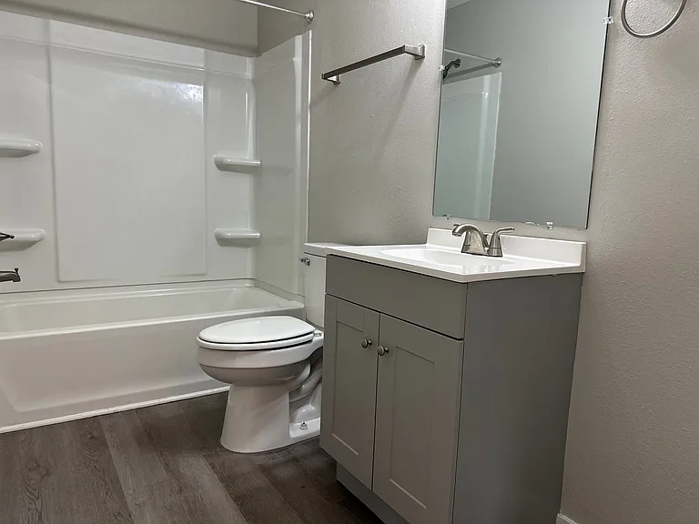 51 Marlow Dr #L — Photo 6