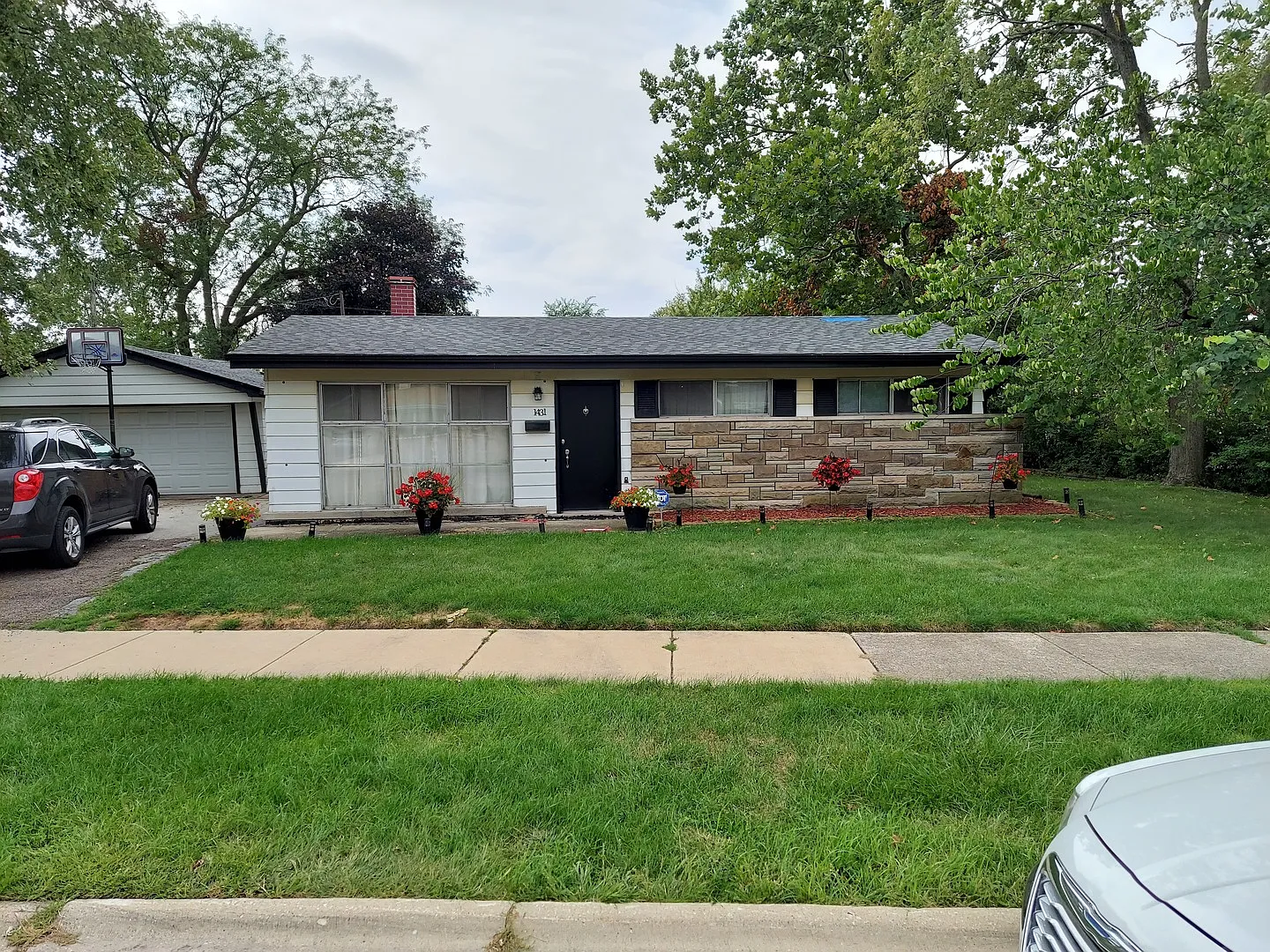 1431 Gordon Ave photo 1
