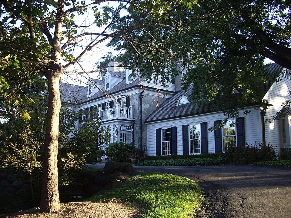 2nd image of 428 Caesar Dr