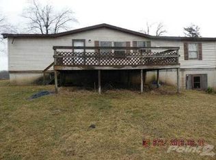 9606 Sand Rd, Bellevue, MI 49021