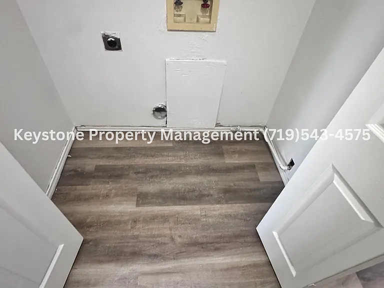 Charming Townhome in Pueblo West Comfortable & Convenient Living $1300/$1300 — Photo 9