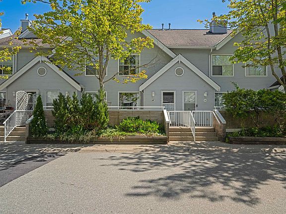 3rd image of 13706 74th Ave #41