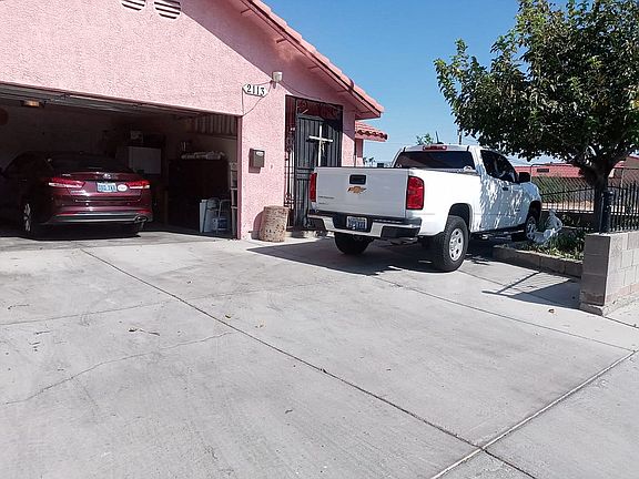 2nd image of 2113 Burnham Ave