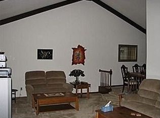 1726 NW 99th St, Clive, IA 50325