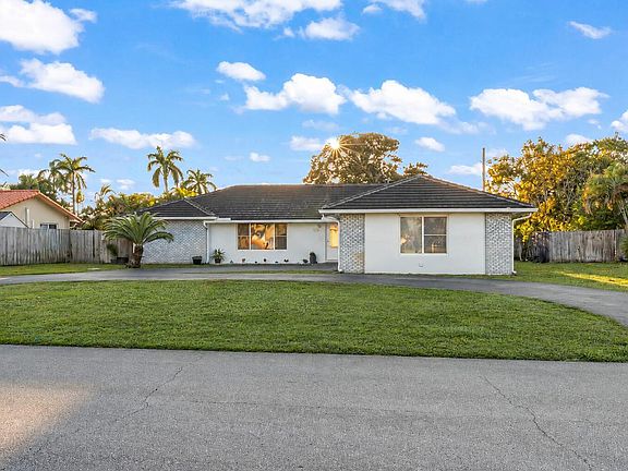 2nd image of 8361 Wilton Drive