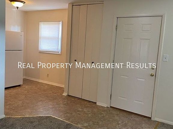 3rd image of 1002 20th St #18