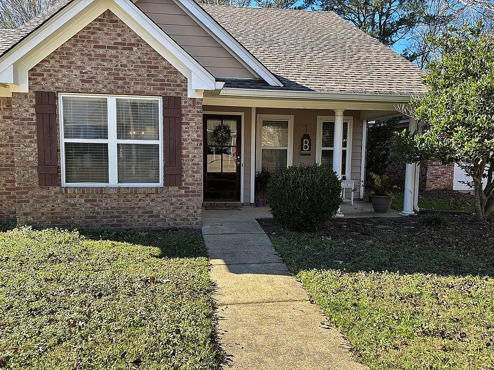 1st image of 118 Basswood Cir