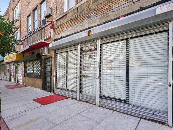 2nd image of 1415 Summit Ave