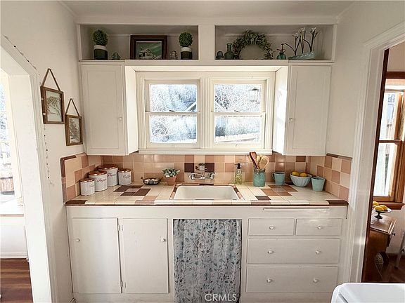 5th image of 4244 Spruce Trl