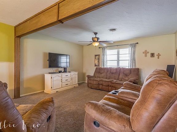 5th image of 3937 Wilshire Dr