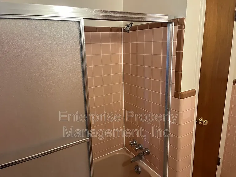 5081 Whitehall Ave — Photo 14