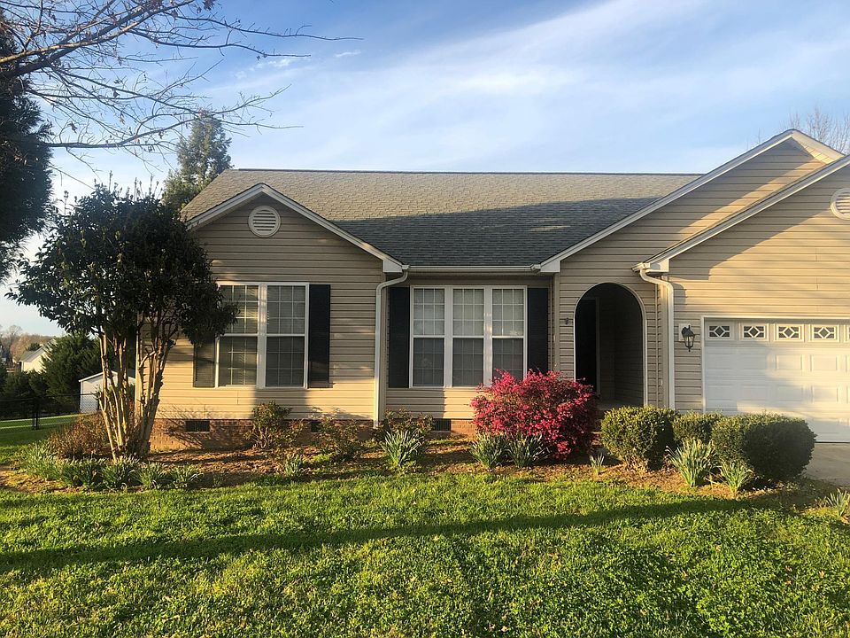 1st image of 809 Carole Summey Dr