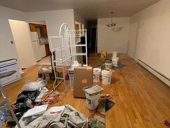2nd image of 196 E Bay 31st St #2