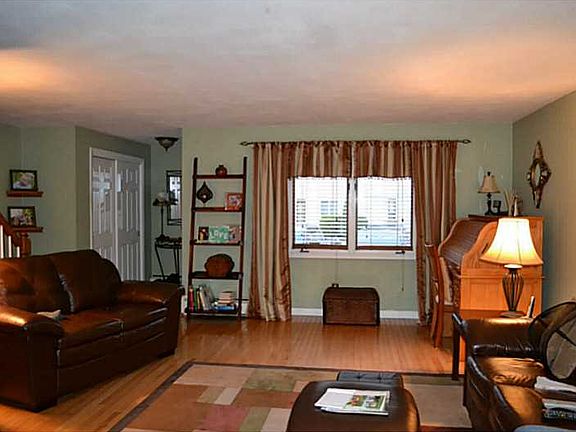 4th image of 500 E Greenwich Ave APT 103