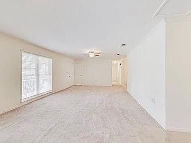 4th image of 415 Evergreen Dr