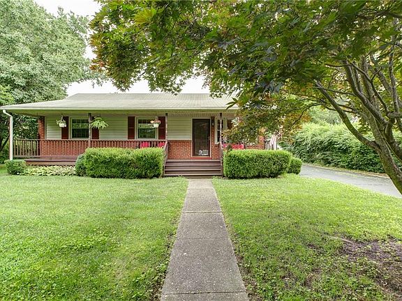 2nd image of 9811 Gardenia Dr