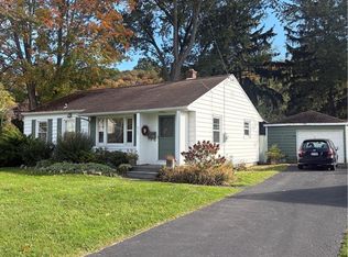 935 Seneca St, Lewiston, NY 14092