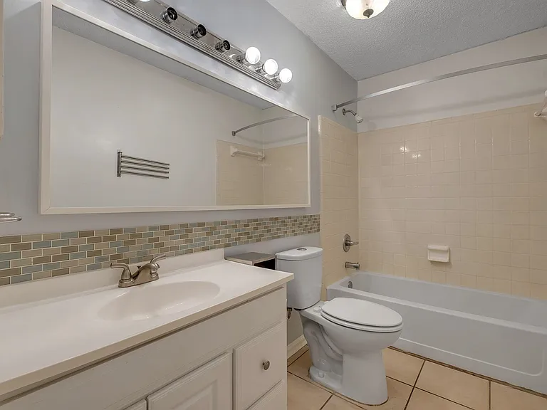2471 Talco Hills Dr #C — Photo 15