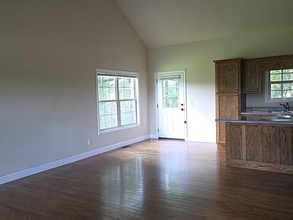 3rd image of 2389 Fair Field Dr