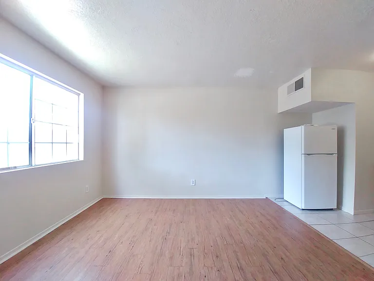 Updated Studio Tucked off the Beaten Path Just 3 Blocks to UNM — Photo 8