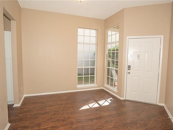 3rd image of 10641 Satinwood Cir