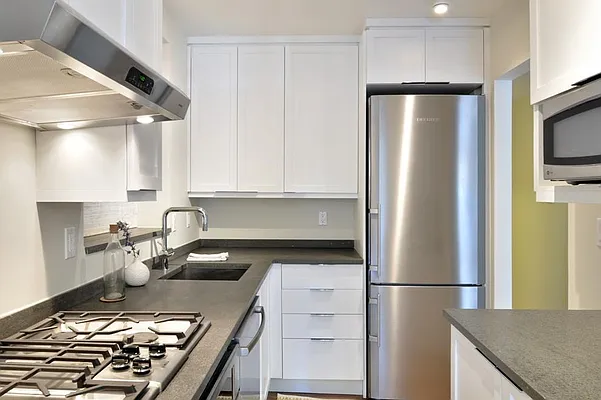 Sold by Corcoran | media 19