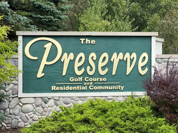 69 Preserve Dr, Fenton, MI 48430