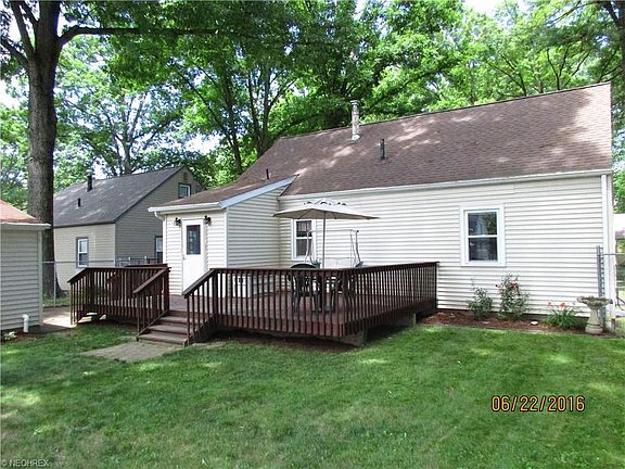 4th image of 1844 Maplewood St NE