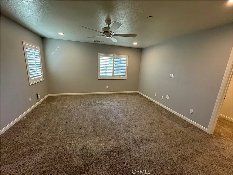501 Villa Way — Photo 30