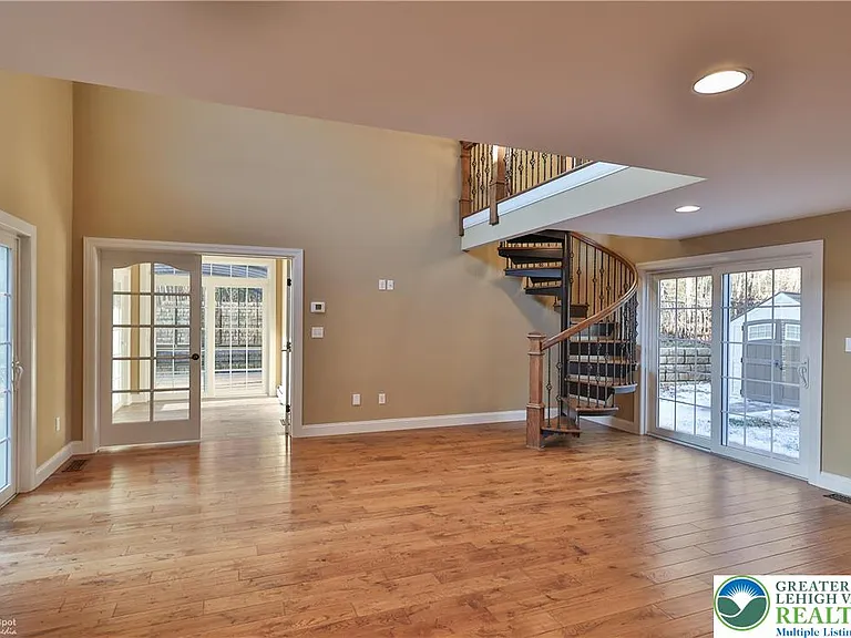 284 Walker Rd — Photo 47