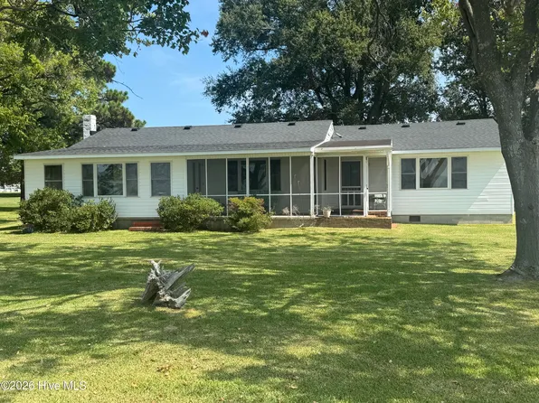 133 Ferryview Lane, Knotts Island, NC 27950